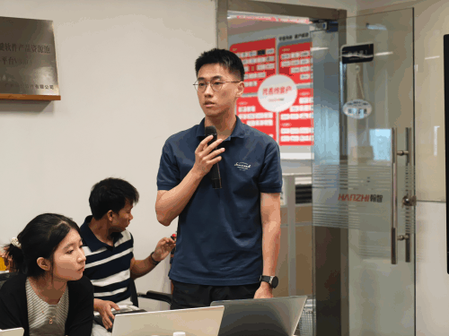 案例比赛演讲动图.gif